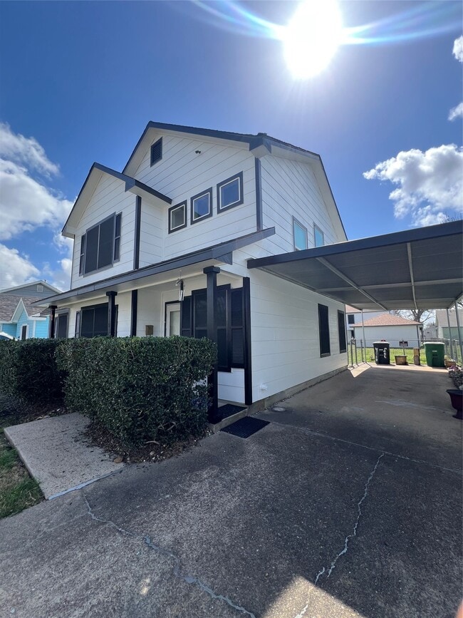 Building Photo - 4710 Salina St