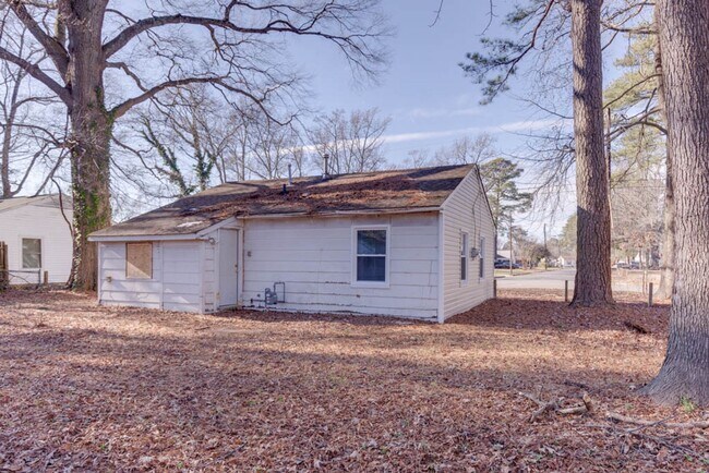 Building Photo - 106 Pine Grove Ave