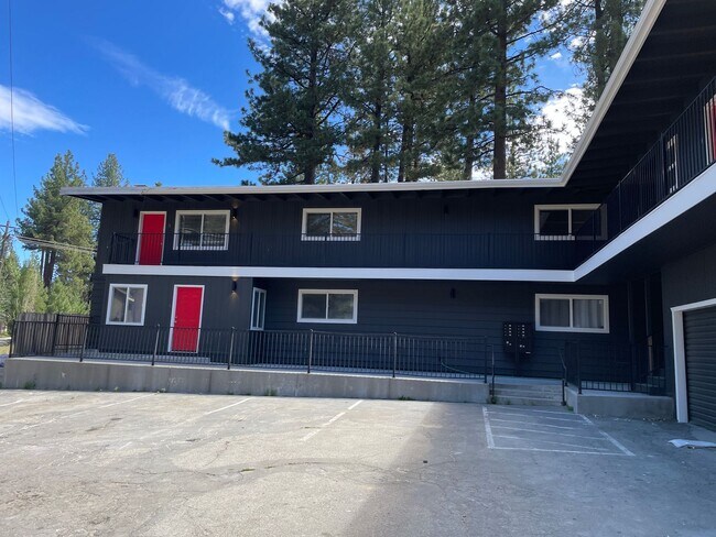 Building Photo - Pet friendly 2 bed 1 bath apartment for rent in South Lake Tahoe