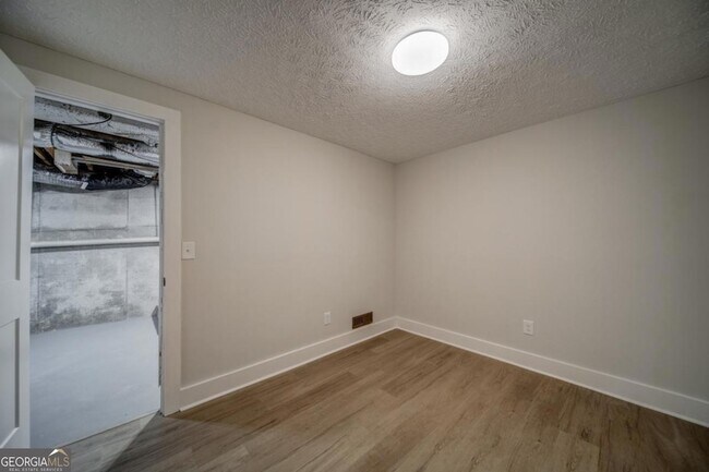 Building Photo - 3775 Burnt Hickory Wy NW