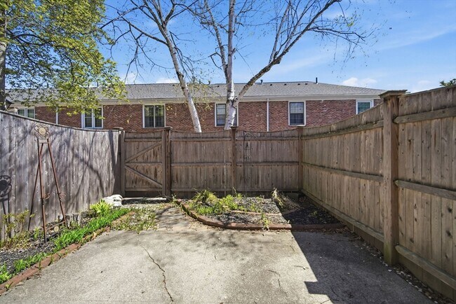 Building Photo - 1155 Dickinson St