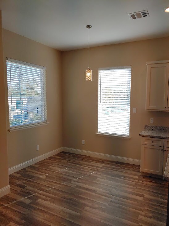 Dining table area - 4926 Weeping Willow Rd