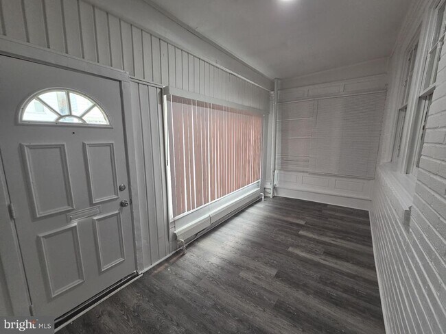 Building Photo - 302 W Loudon St