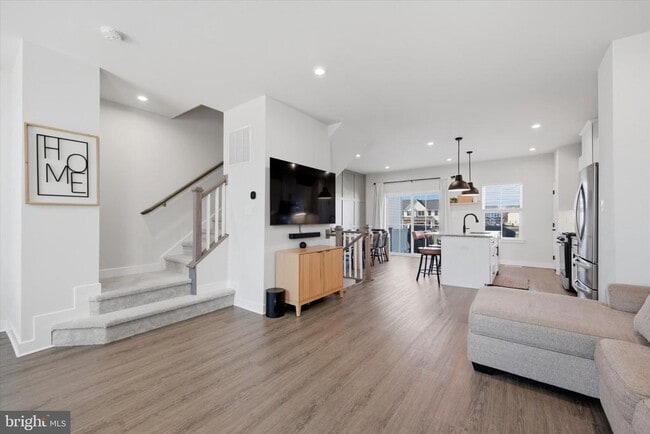 Building Photo - 17 Sage Wy