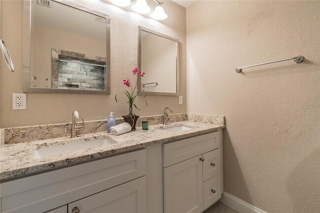 Building Photo - 4106 W Carmen St