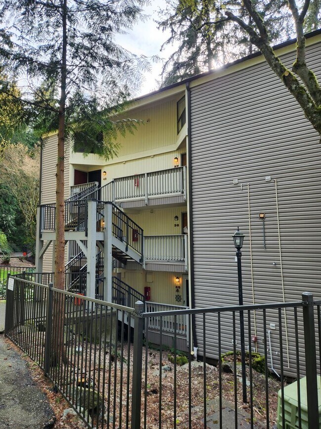 Building Photo - 2 Marigold Dr