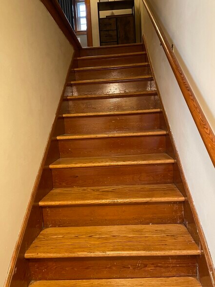 Building Photo - 211 Harding Ave