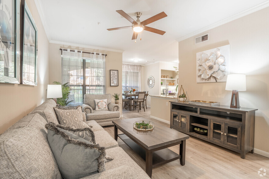 2BR, 2BA - 1065SF - Living Room - Estancia San Miguel