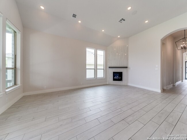 Building Photo - 122 Wildrose Hill Dr