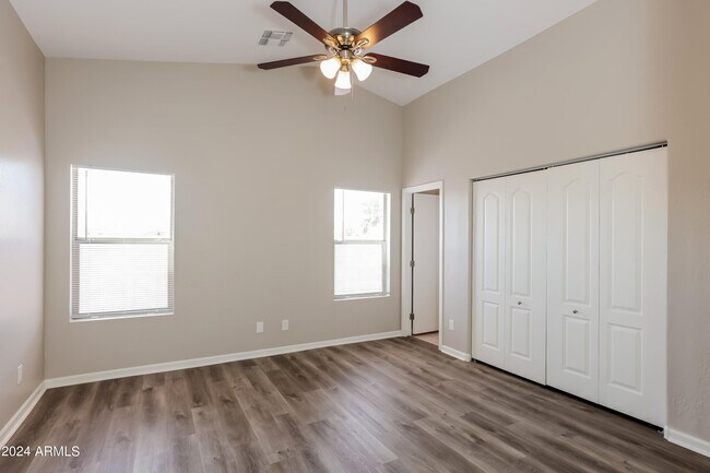 Building Photo - 1815 E Hamel Way