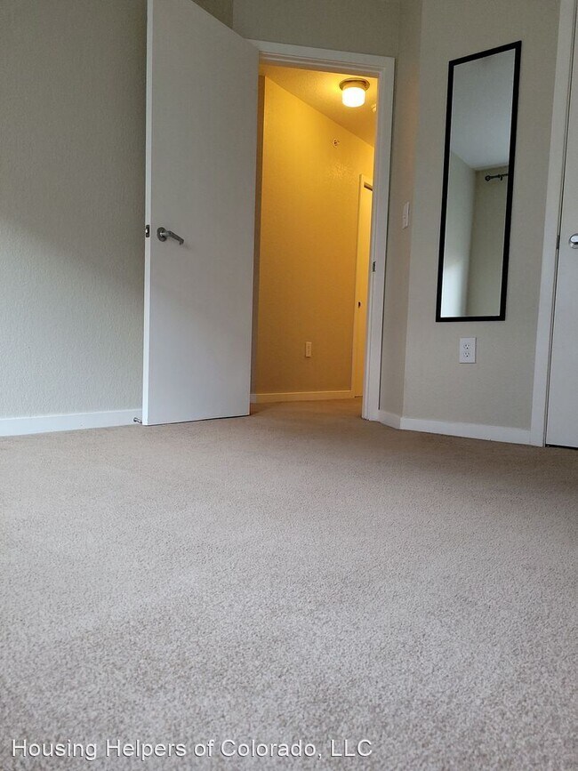 Building Photo - 2 br, 2.5 bath House - 2830 East College A...