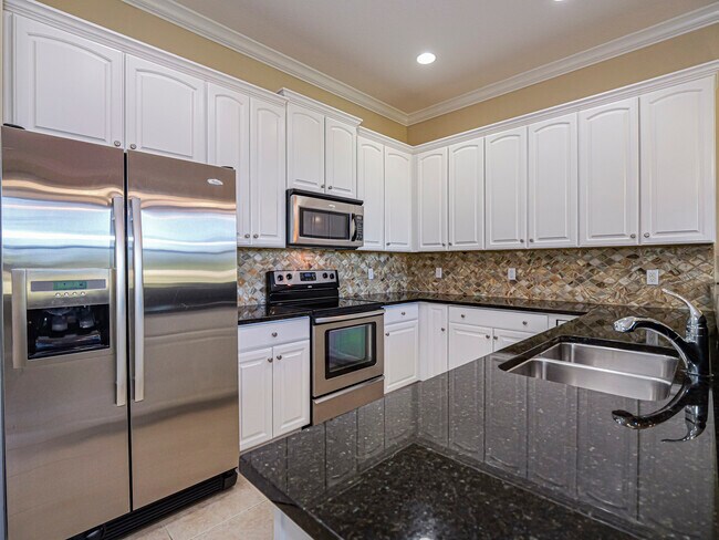 Building Photo - 1965 Bridgepointe Cir