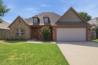 Building Photo - This well-designed home offers 3 bedrooms plus a flex room with a closet that can easily serve as...