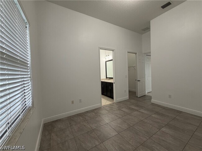Building Photo - 5299 Ferrari Ave