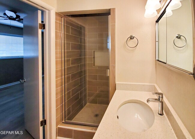 Building Photo - 4311 N Stanton St