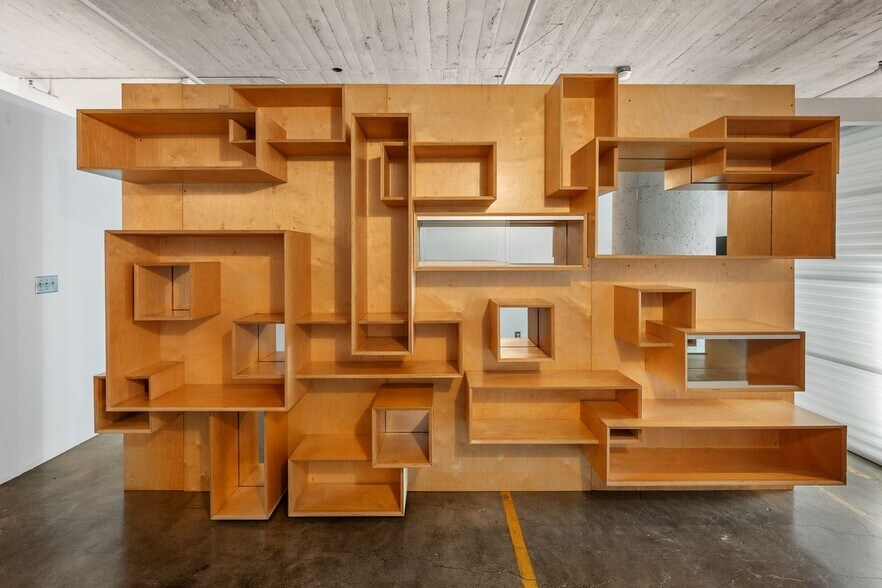 Building Photo - 1855 Industrial St