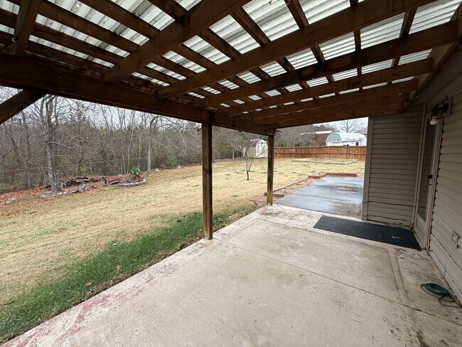Building Photo - 230 Prairie Dr