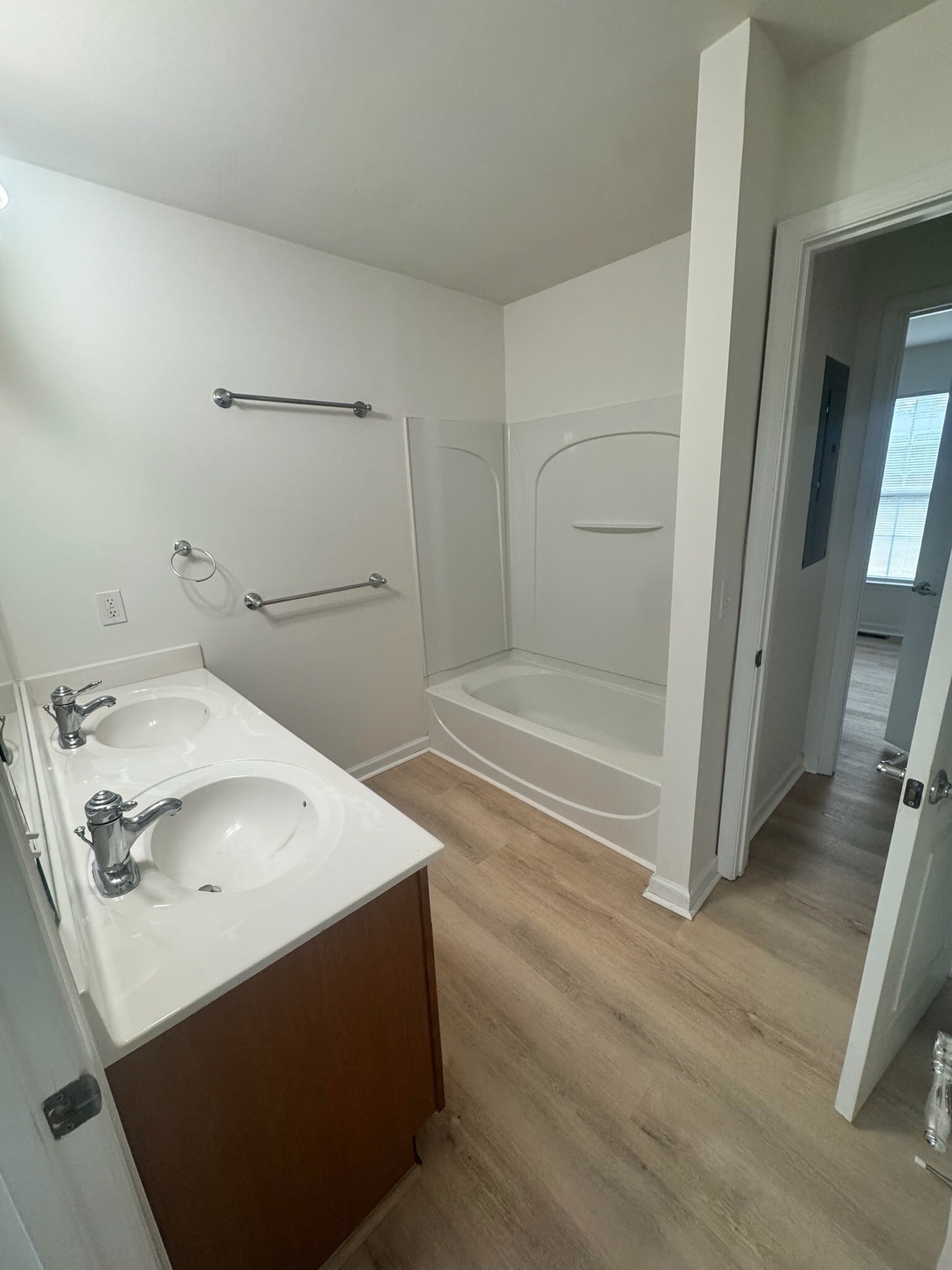 Building Photo - 1496 Artisan Ct