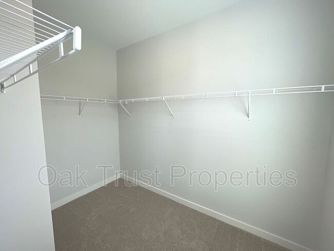 Building Photo - 105 Summer Tanager Dr