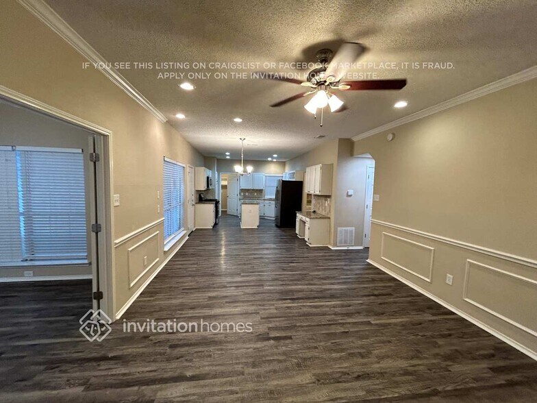 Building Photo - 825 Claire View Dr