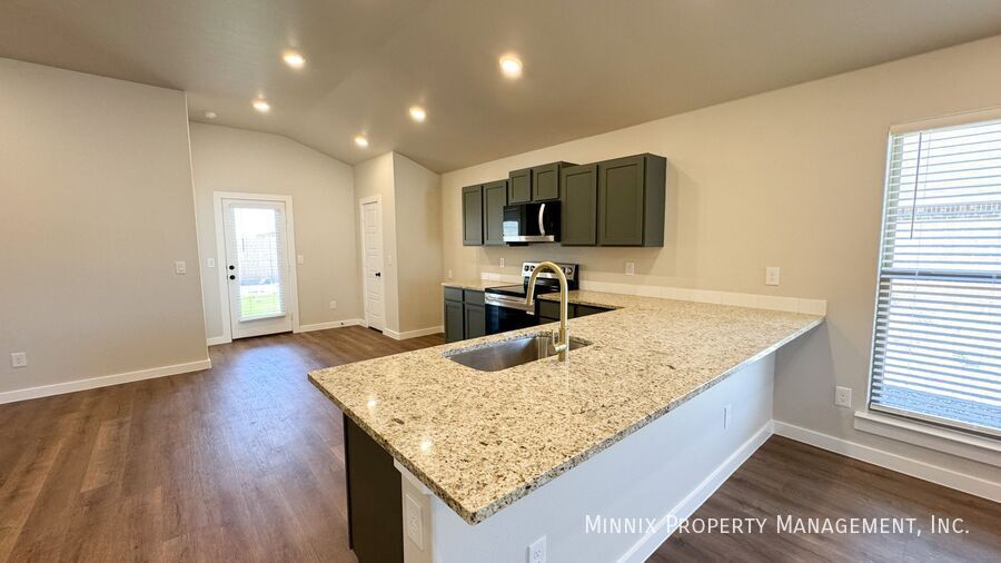 Building Photo - 2136 Kokomo Ave