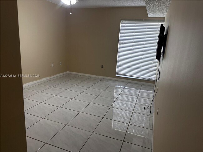 Building Photo - 8810 SW 123rd Ct