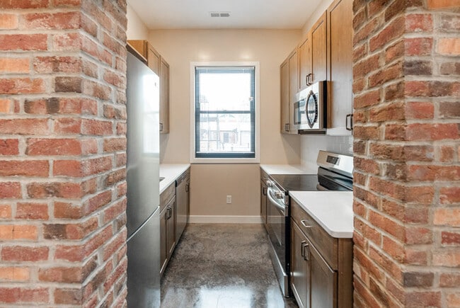 Building Photo - 225 Old South High St