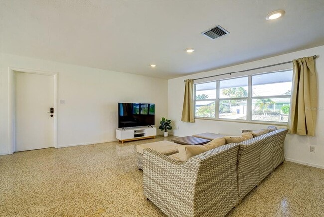 Building Photo - 3024 Rose St