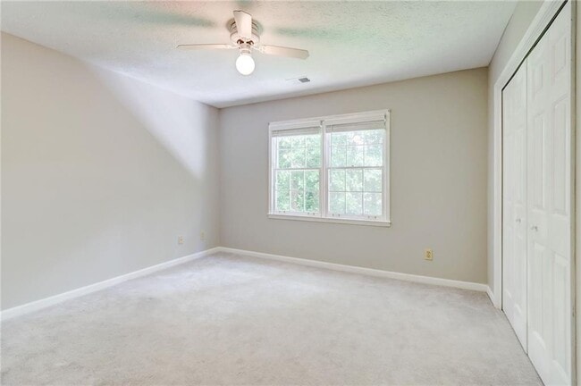 Building Photo - 1049 Seven Springs Cir NE