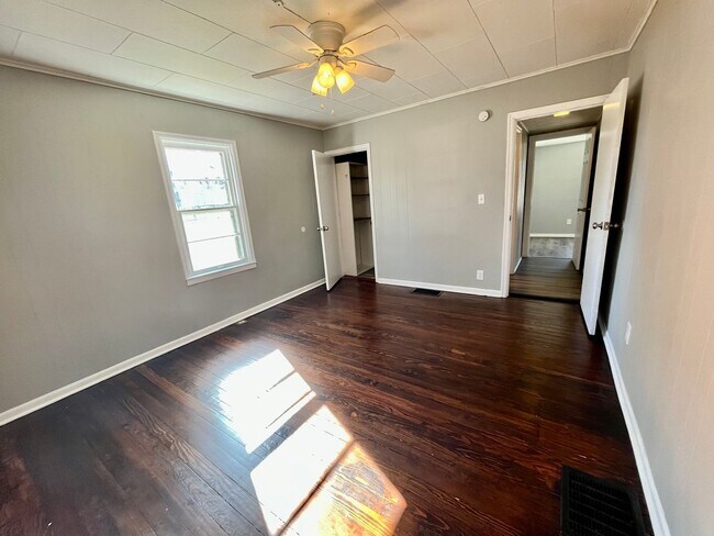 Building Photo - Spacious single family home in Independenc...