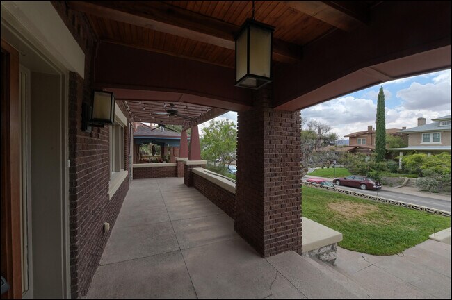 Building Photo - 1420 Hawthorne St