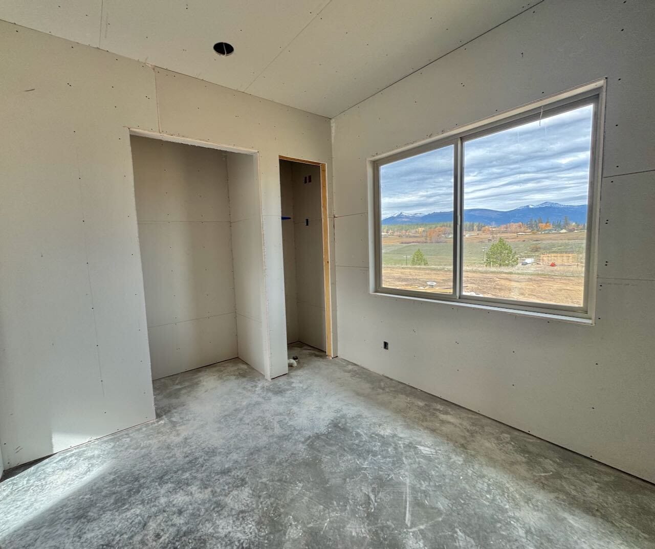 Building Photo - 1331 Roots Trl