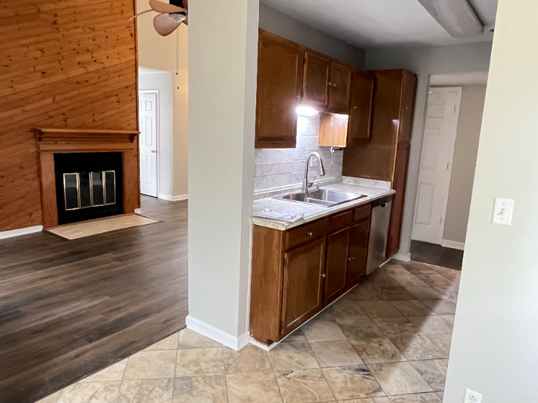 Building Photo - 1057 Stones Throw Dr NW