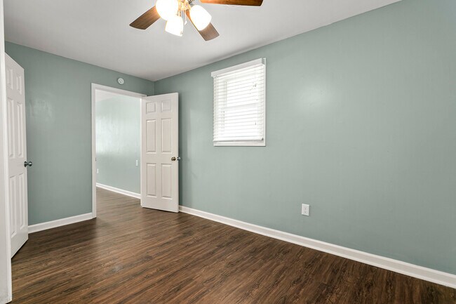 Building Photo - 4158 Oak St