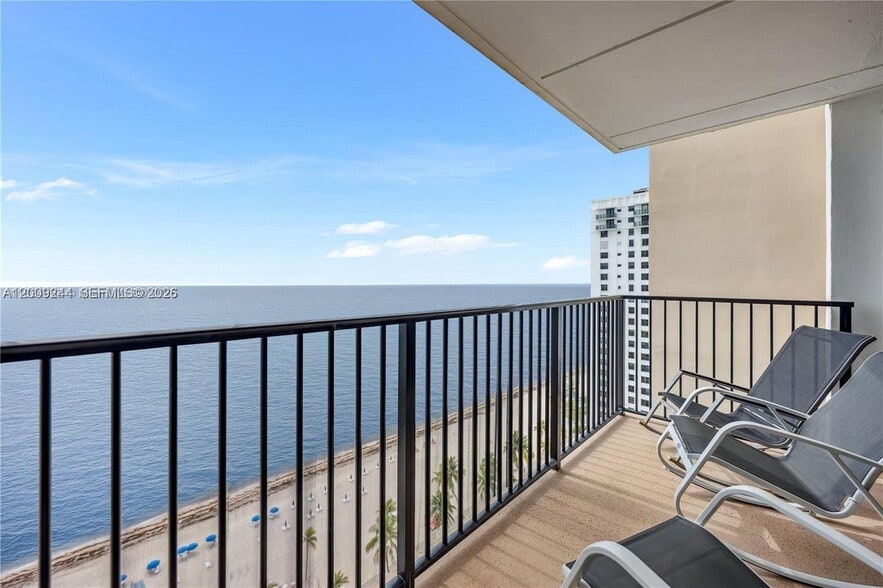 Building Photo - 2201 S Ocean Dr
