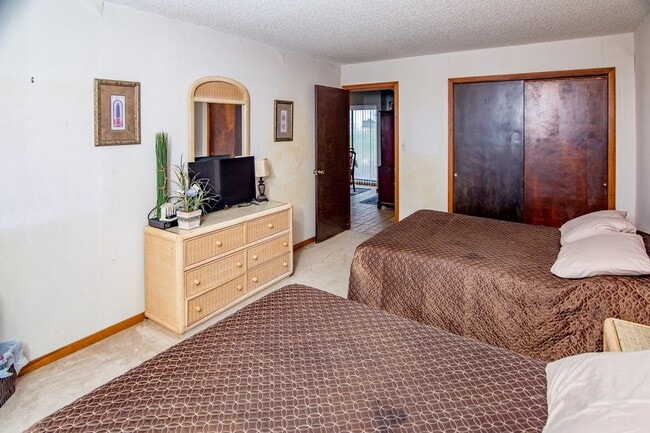 Building Photo - 2 Bed & 2 Bath Condo