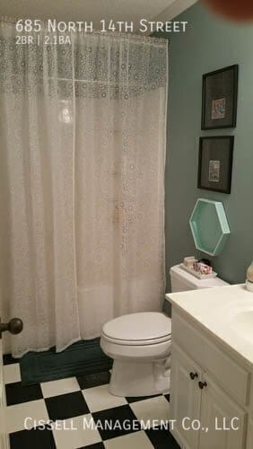 Building Photo - 685 N 14th St