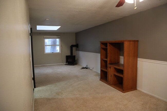 Building Photo - Duplex in Post Falls