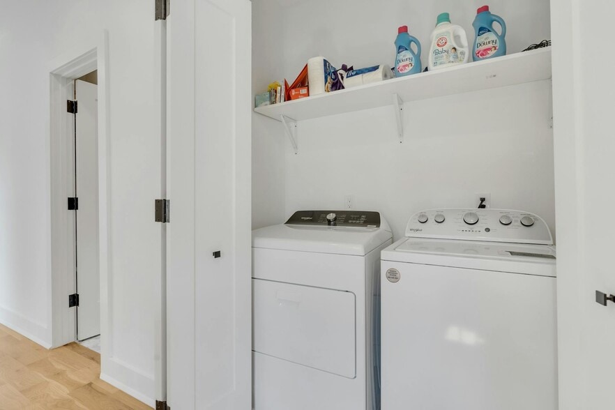 Building Photo - 71 Mission St