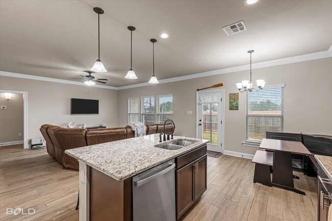 Building Photo - Legacy Pointe