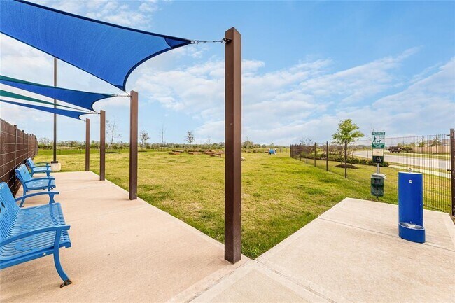 Building Photo - 10635 Cascade Crk Dr