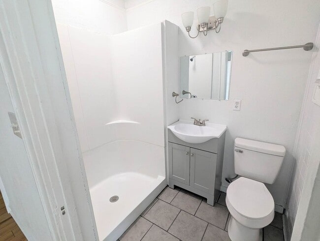 Building Photo - 3 Bedroom on the TX Side - Coming Availabl...