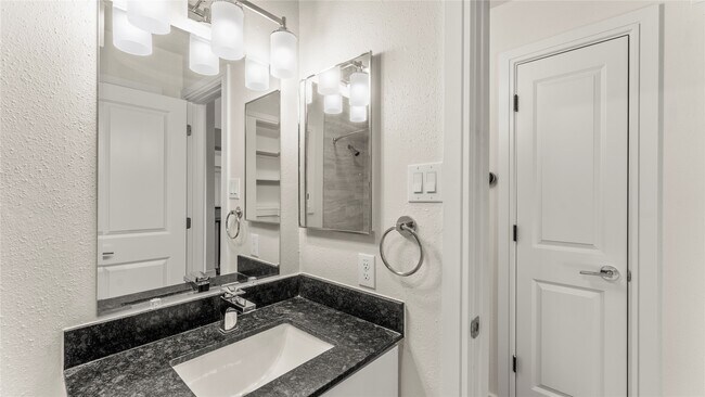 Building Photo - 2107 Charlton House Ln