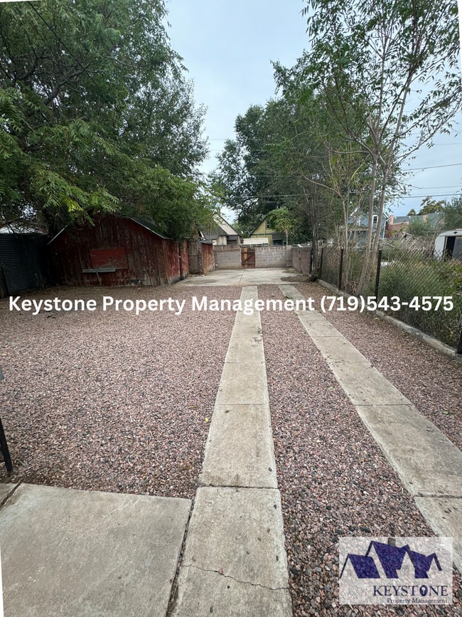 Building Photo - New Kitchen Appliances! South-side Home 1 Bedroom/1 Bath House $1050/$1050