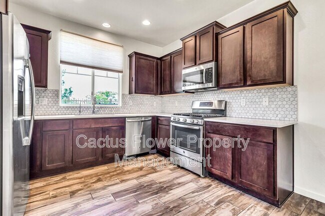 Building Photo - 2734 S Santa Rita
