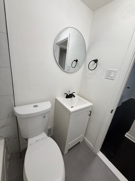 Building Photo - 630 Church St