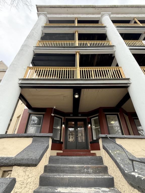 Building Photo - 320 Taylor Ave