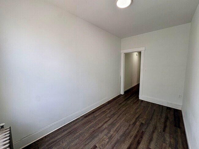Building Photo - 663 Avenue C