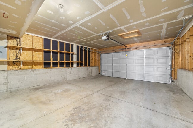 Building Photo - 7925 Chancellor Dr