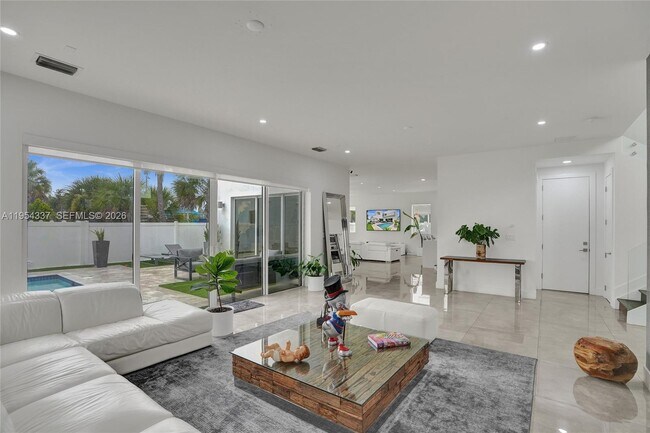 Building Photo - 9995 NW 75th St